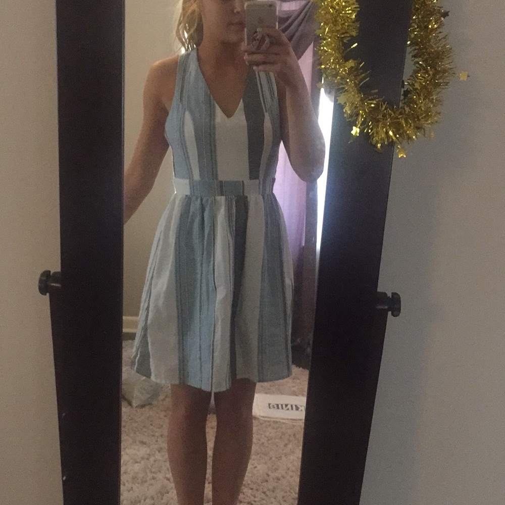 Stripped cross cross dress